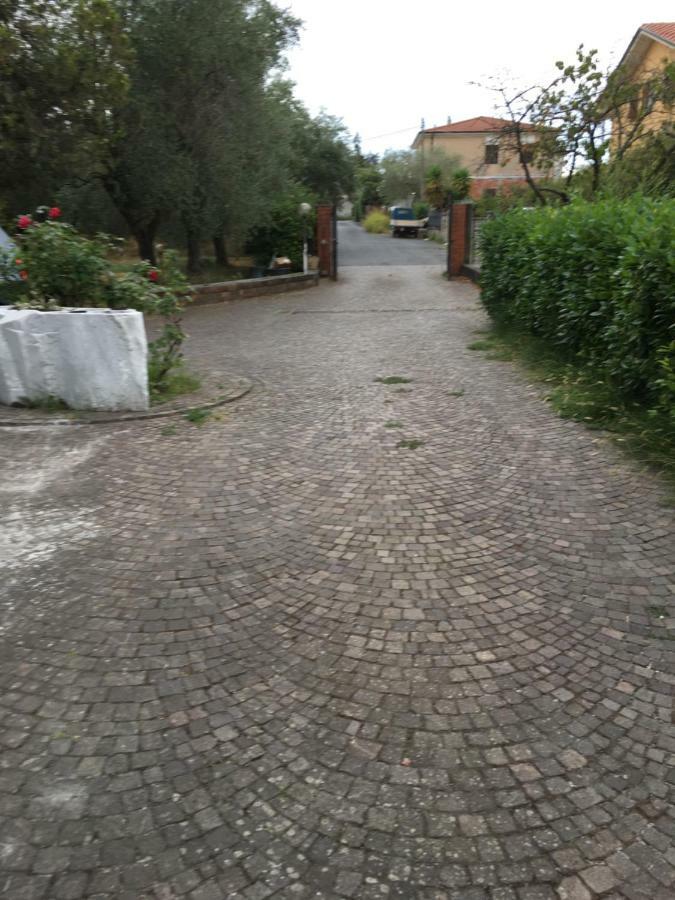 Casa Degli Zii Appartamento Letizia Luni ภายนอก รูปภาพ